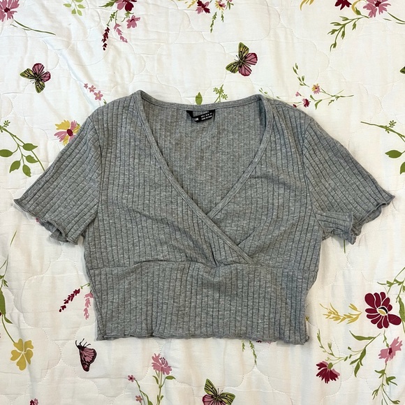 Gray Ribbed Wrap Top - Picture 2 of 4